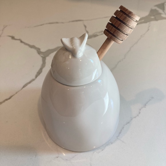 Rae Dunn honey jar, bumble bee lid, container, honey comb white ceramic pottery - Picture 2 of 3